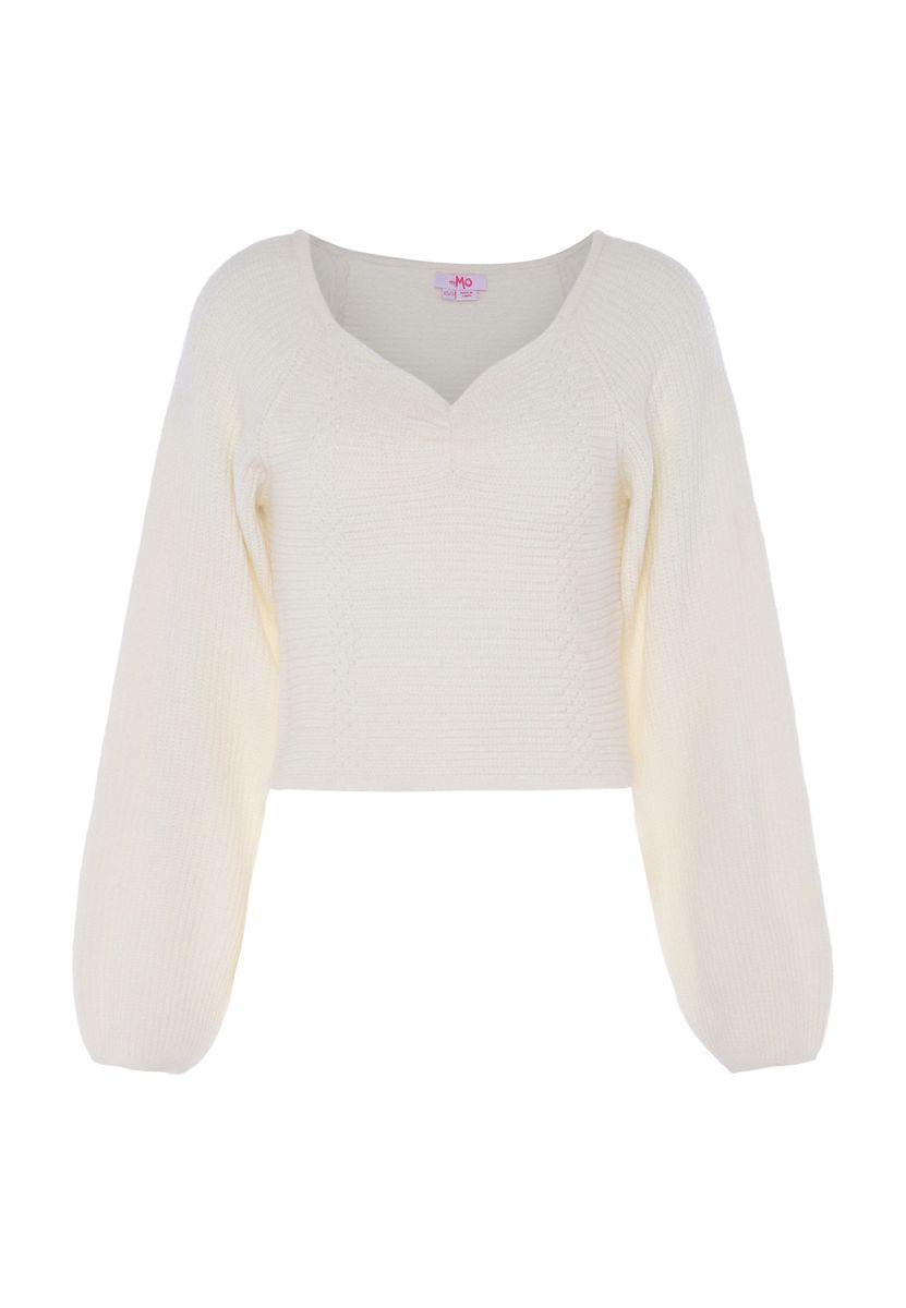 Kurzer Strickpullover mit Herzausschnitt