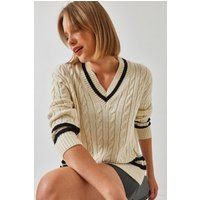 V-Ausschnitt Zopfstrickpullover im Tennis-Stil