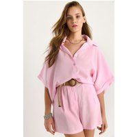 Leichtes Oversized-Set aus Hemd und Shorts