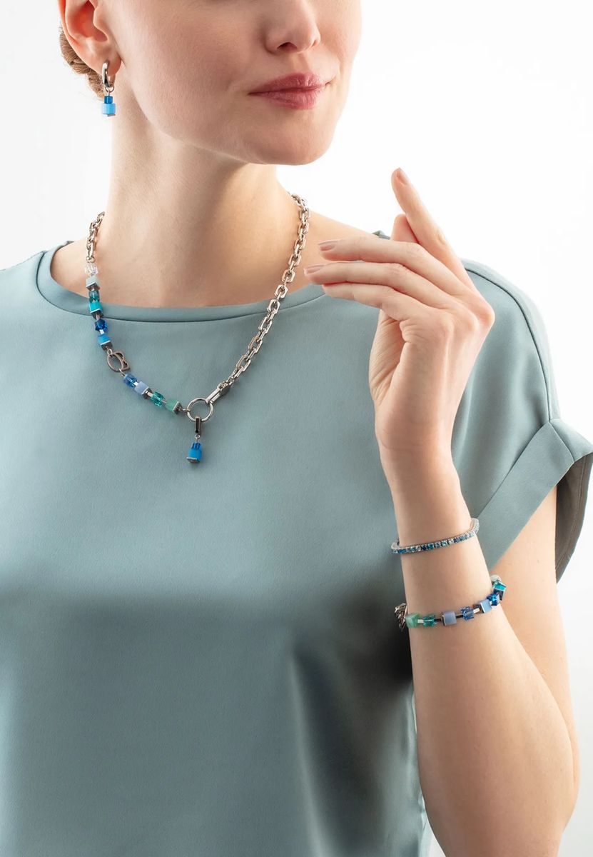 Elegantes Funkelndes Blaues Tennisarmband