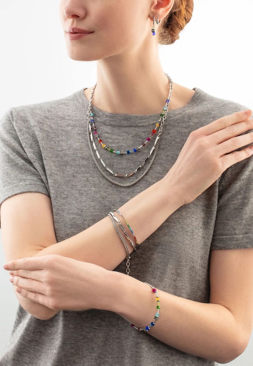 Zweireihiges Collier mit gedrehten Elementen