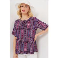 Geometrisch gemusterte Schößchen-Bluse