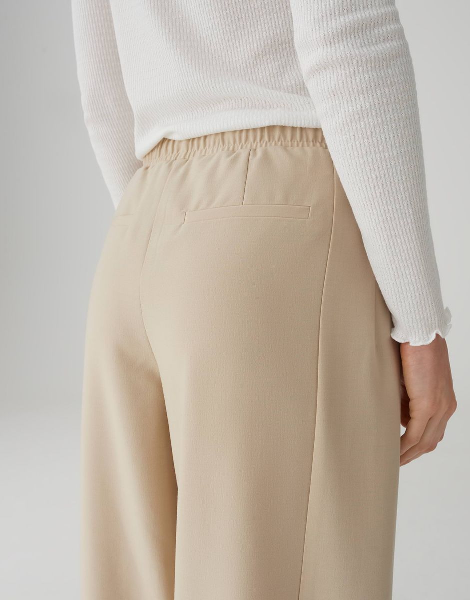 Beige Hose mit Kordelzug und verkürztem Bein