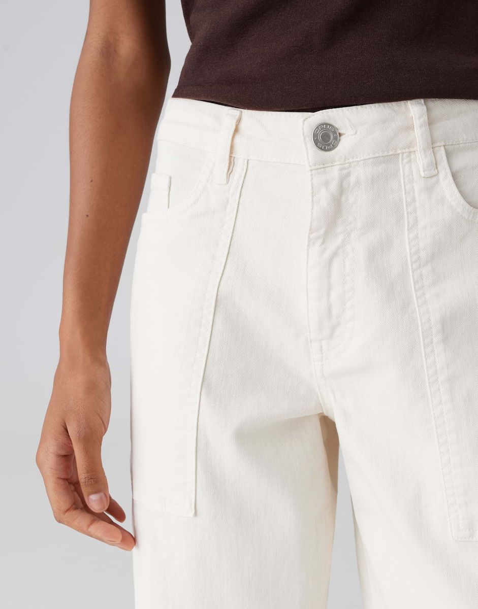 Cropped Jeans mit Taschen in lockerer Passform
