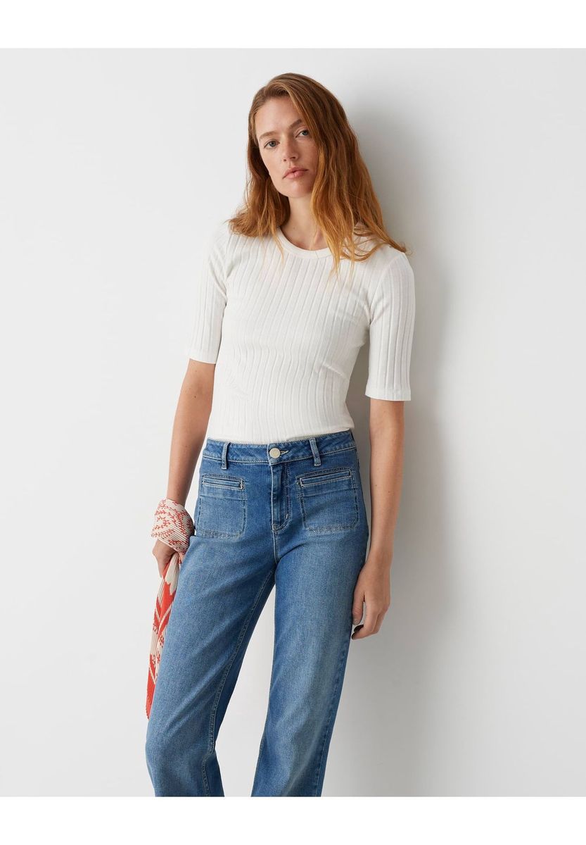 Kurzarmshirt aus geripptem Strick