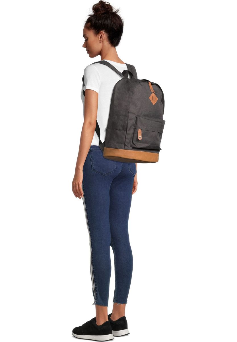 Klassischer Alltagsrucksack mit Kunstlederdetails