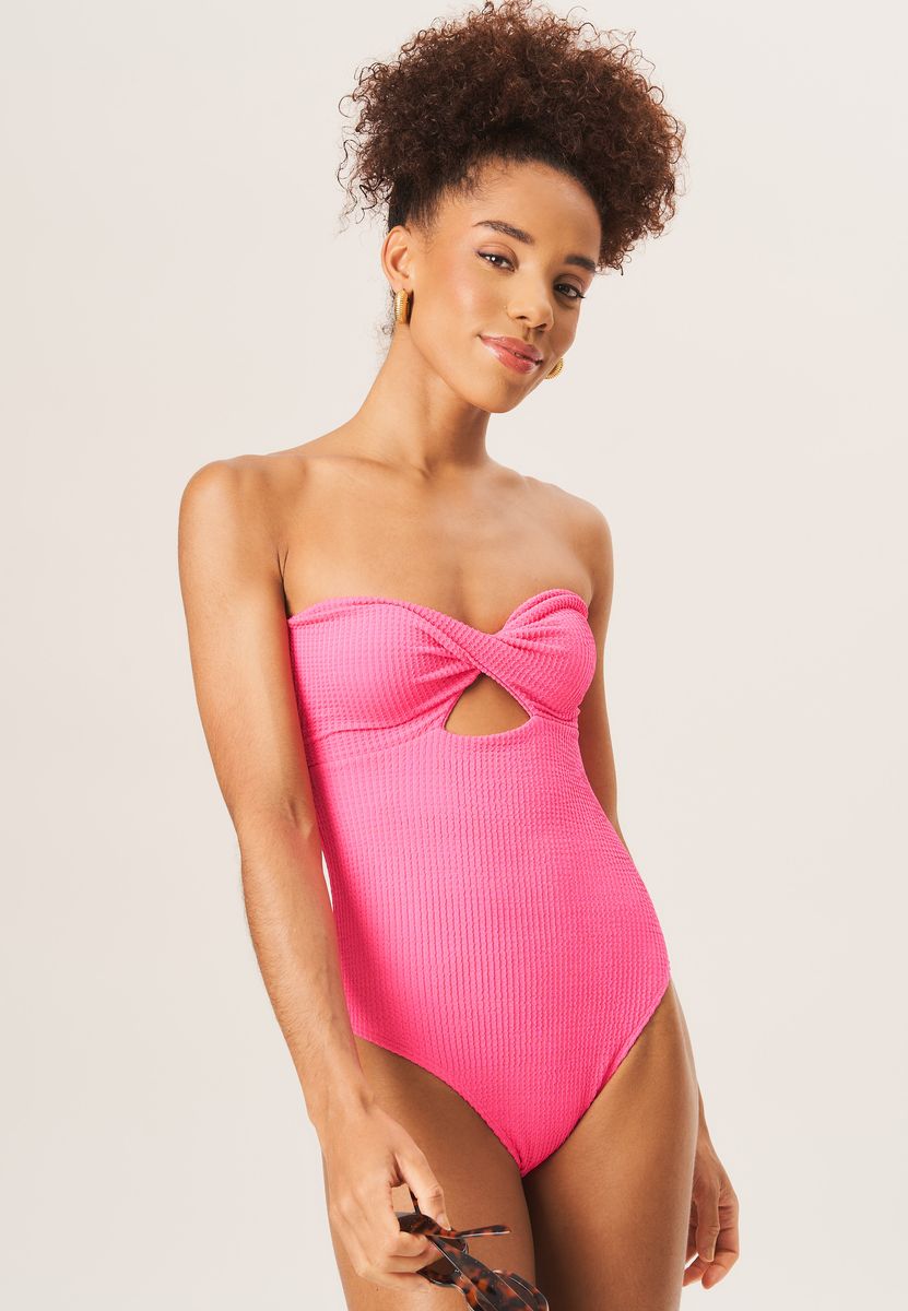 Strukturierter Bandeau-Badeanzug mit Twist-Detail