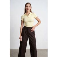 Kurzes Slim-Fit Poloshirt