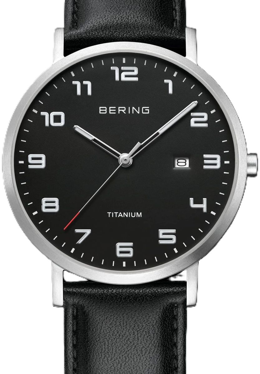 Herrenuhr mit schwarzem Lederarmband