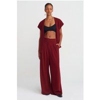 Hochtaillierte weite Hose mit Bügelfalten