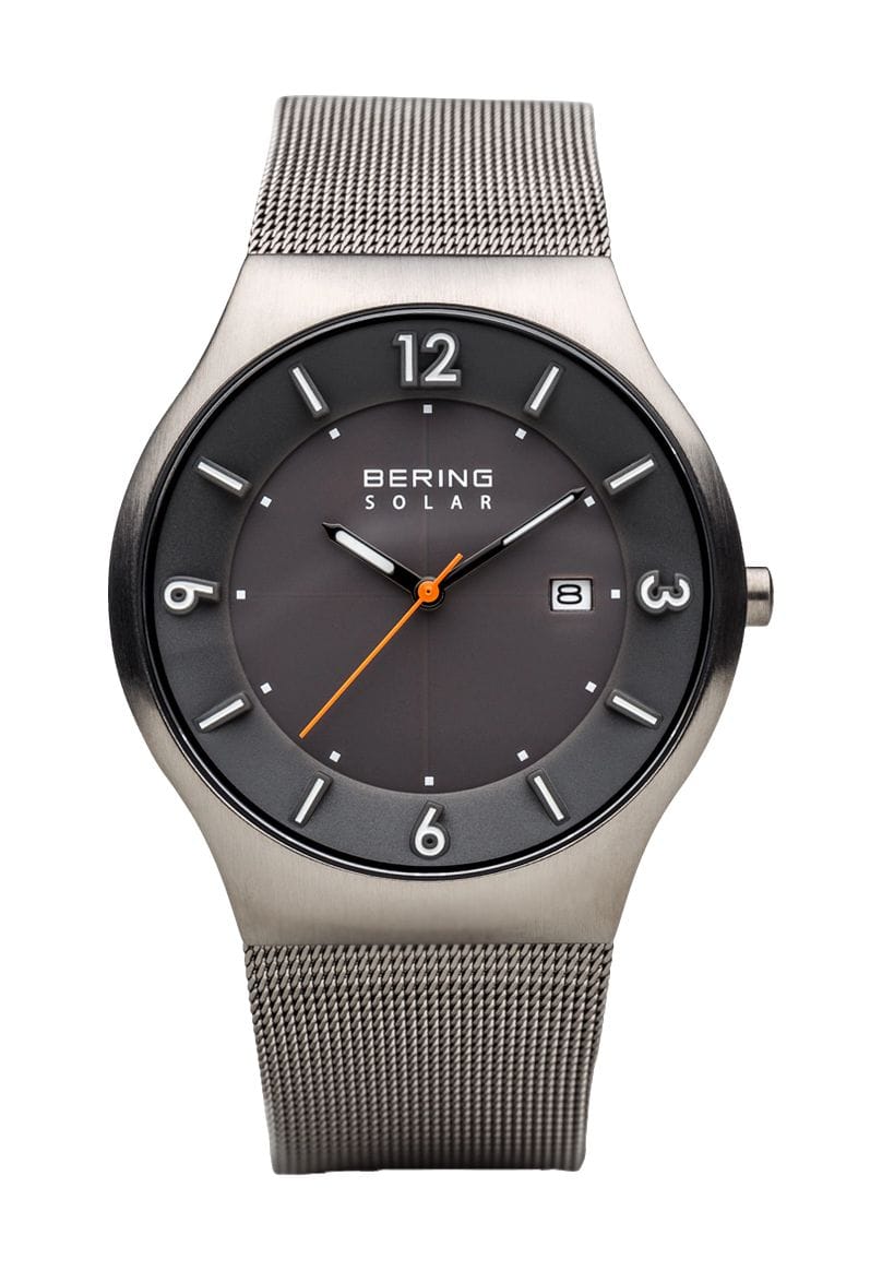 Minimalistische Solarbetriebene Uhr