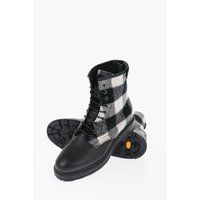 Karierte Kampfstiefel aus Wolle und Leder