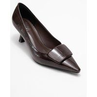 Elegante Pumps mit Krokoprägung und Schnalle