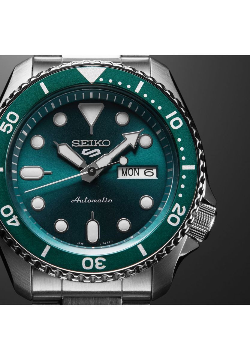 Automatikuhr mit grüner Lünette