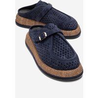 Mules aus Wildleder mit Lasercut-Muster