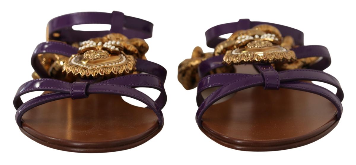 Gladiatorsandalen mit Devotion-Herz Verzierung