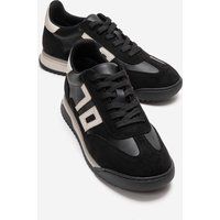 Zeitgemäßer Low-Top Sneaker mit Einsätzen
