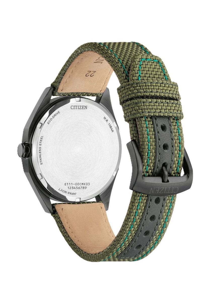 Feld-Armbanduhr mit grünem Zifferblatt und Armband