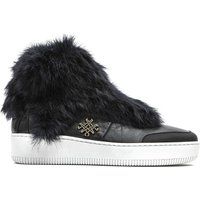 Avantgardistische Sneaker mit Pelzbesatz