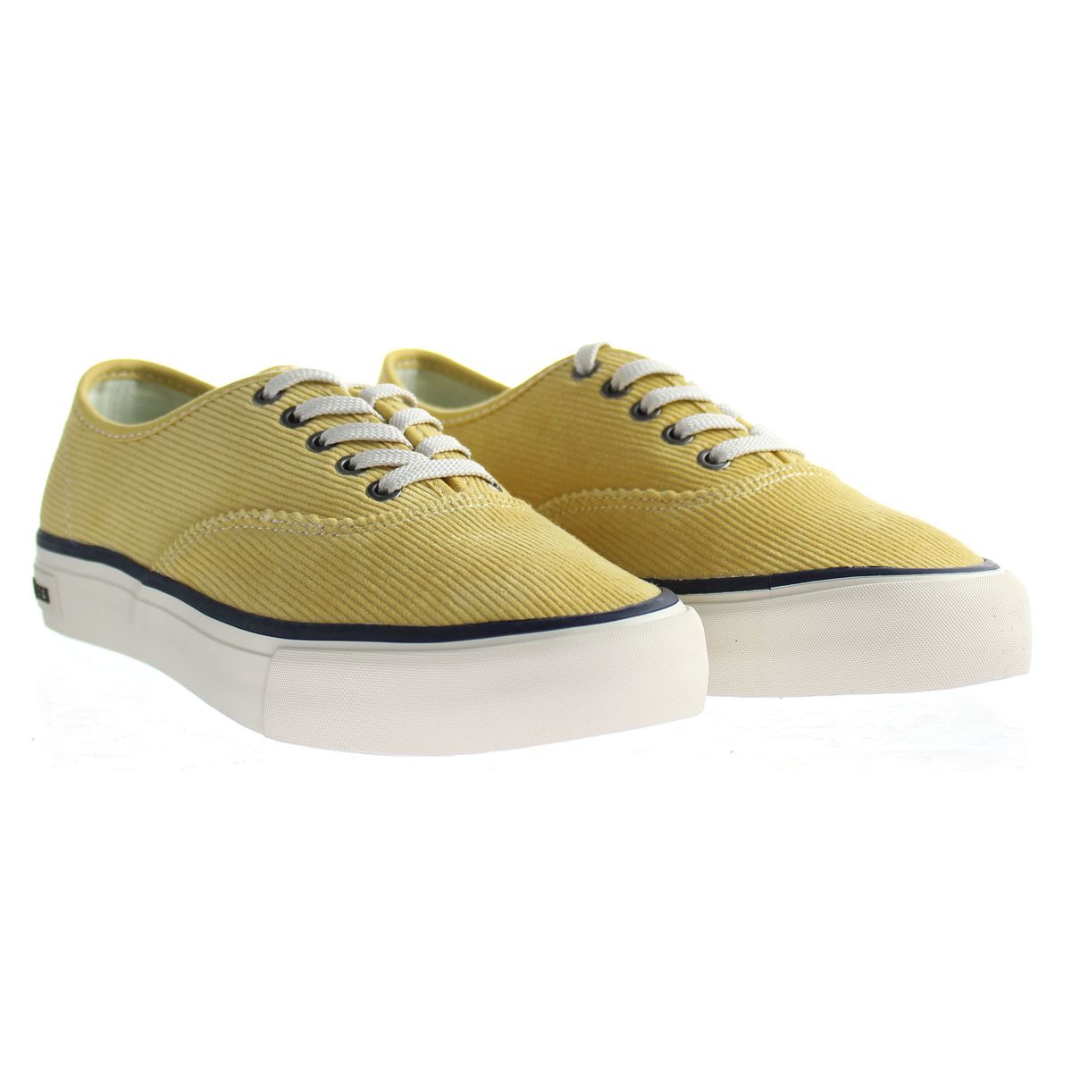 Klassische Cord-Schnürsneaker