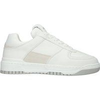 Moderne Sneaker aus Leder und Wildleder