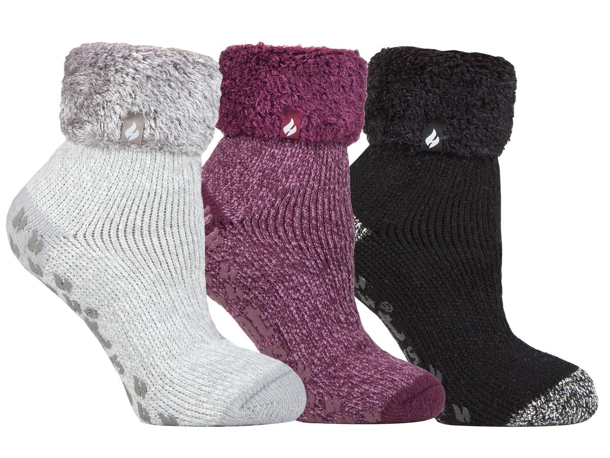 Flauschige Thermo-Hausschuhe und Bettsocken