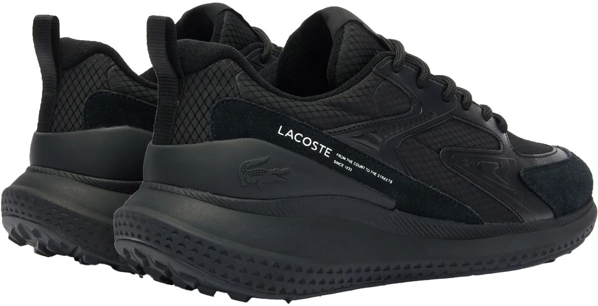 Urbaner Sneaker aus Materialmix