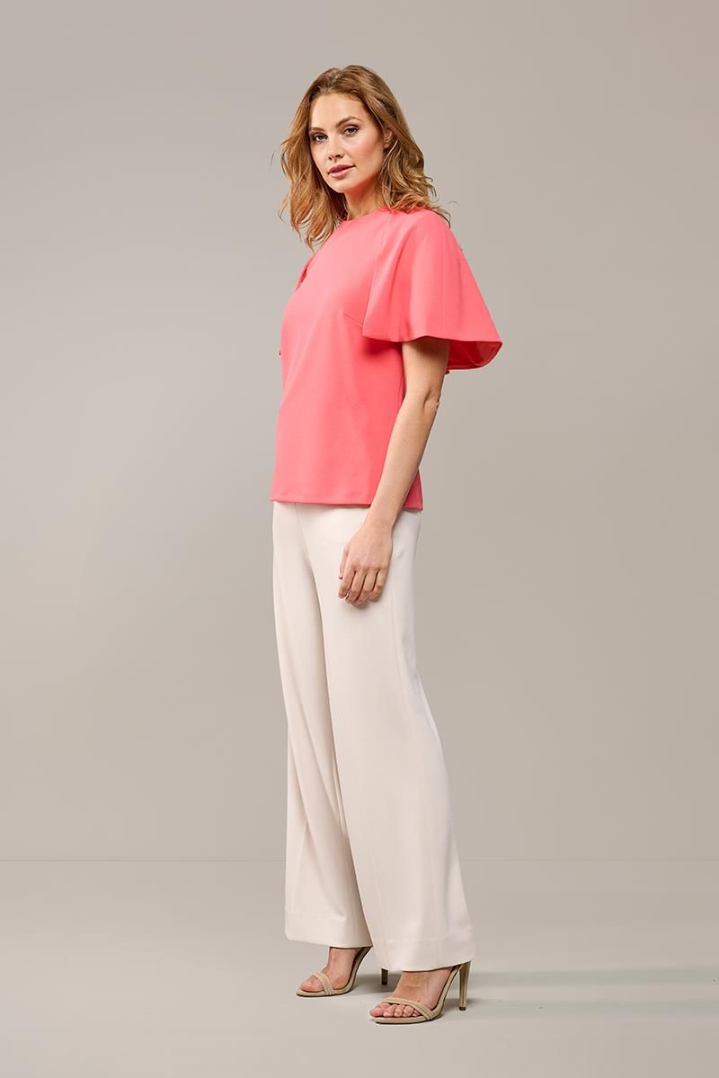 Elegantes Top mit Cape-Ärmeln