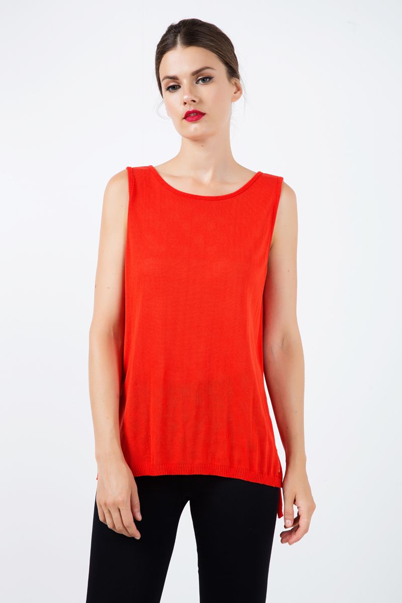 Ärmelloses Stricktop mit asymmetrischem Saum