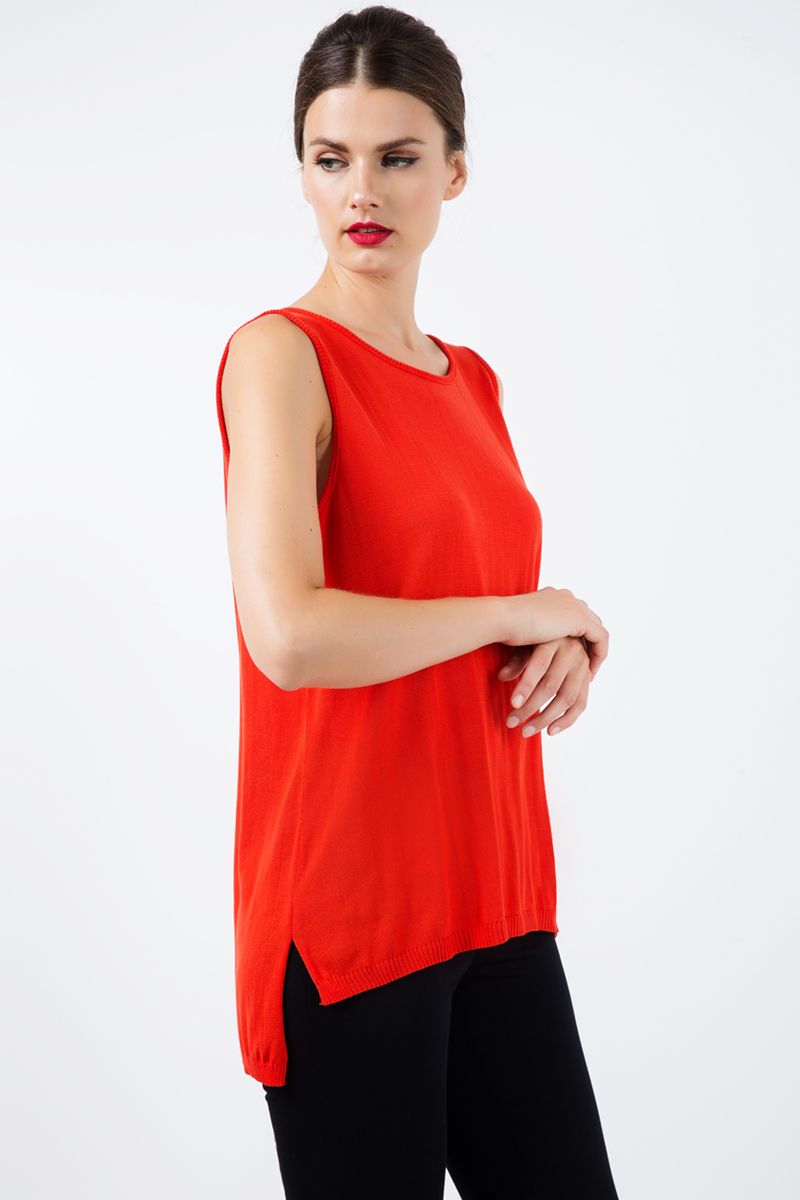 Ärmelloses Stricktop mit asymmetrischem Saum