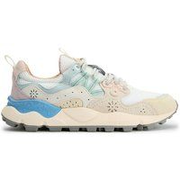 Outdoor-inspirierter Sneaker mit Materialmix