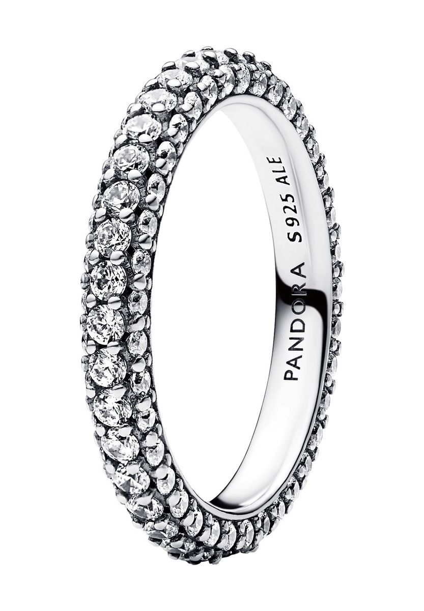 Funkelnder Ring mit Zirkonia-Reihe