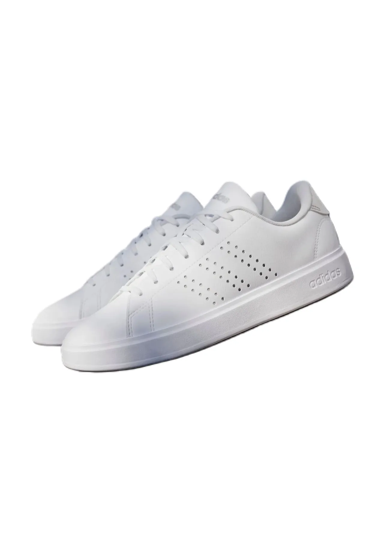 Minimalistische Sneaker mit Lochmuster