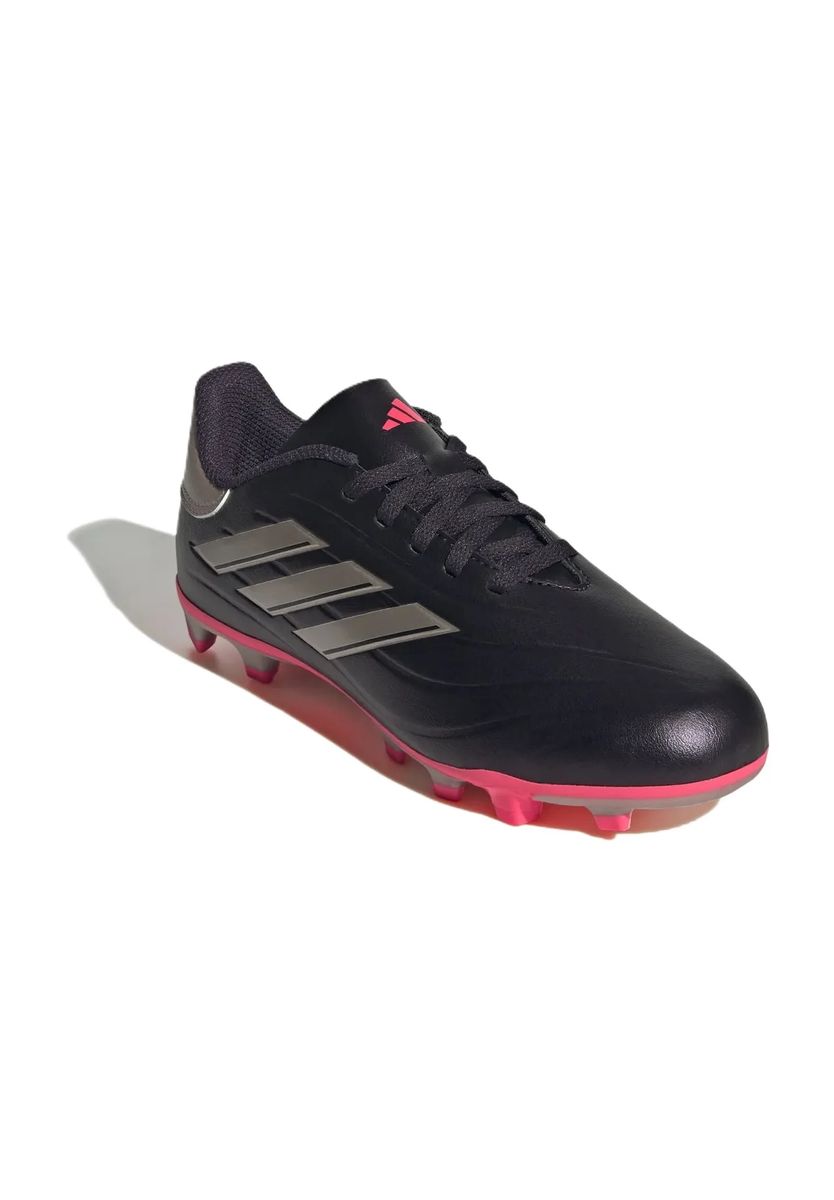 Klassische Fußballschuhe aus Synthetikleder