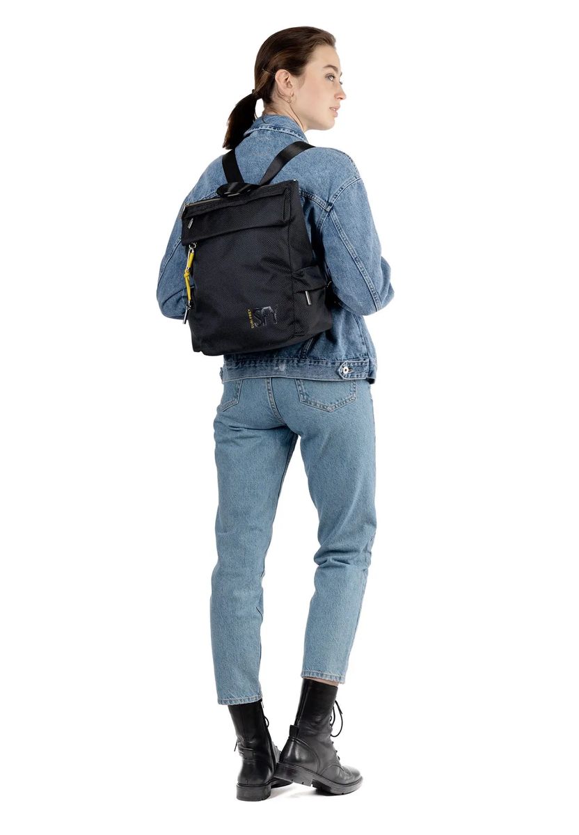 Strukturierter Sportrucksack mit Fächern