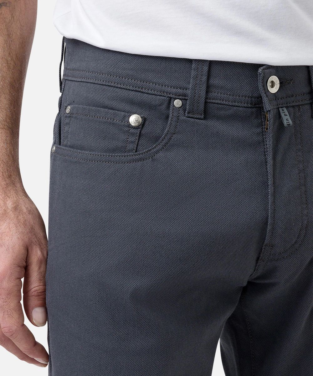 Tapered Fit Fünf-Taschen-Hose