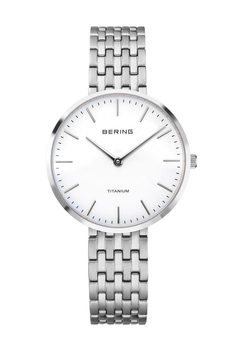 Minimalistische silberfarbene Titan-Armbanduhr