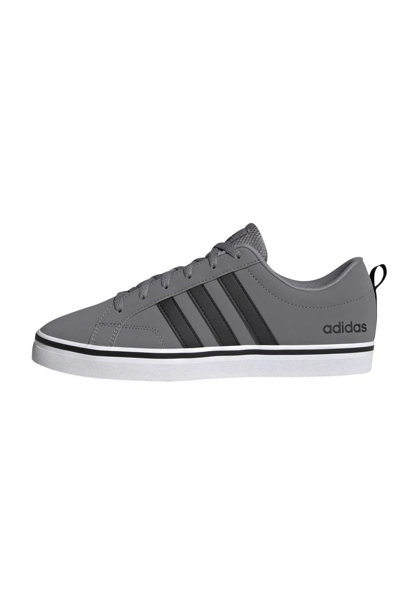 Klassische Low-Top-Sneaker im Skate-Look