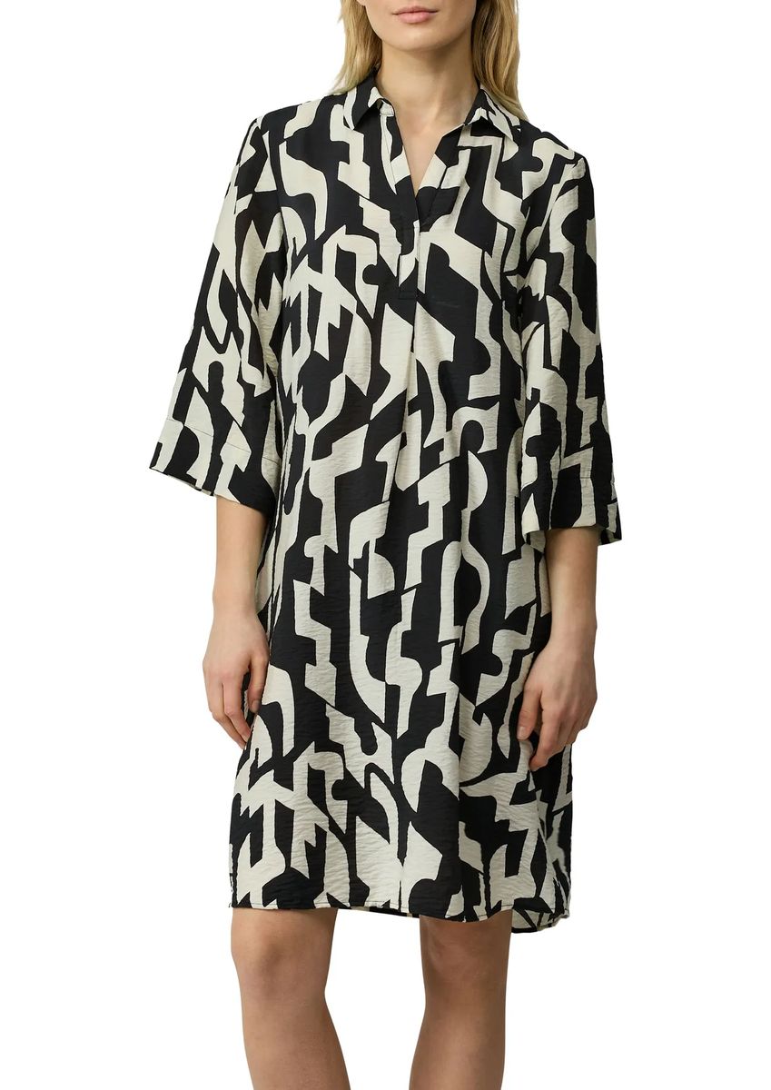 Hemdblusenkleid mit abstraktem Muster