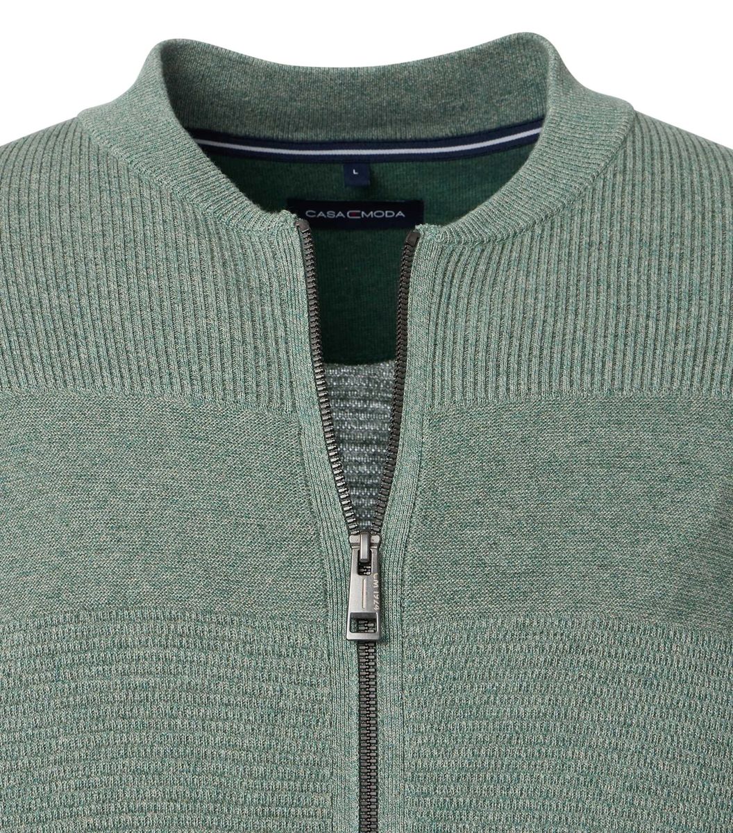 Strukturierte Zip-Strickjacke mit Stehkragen
