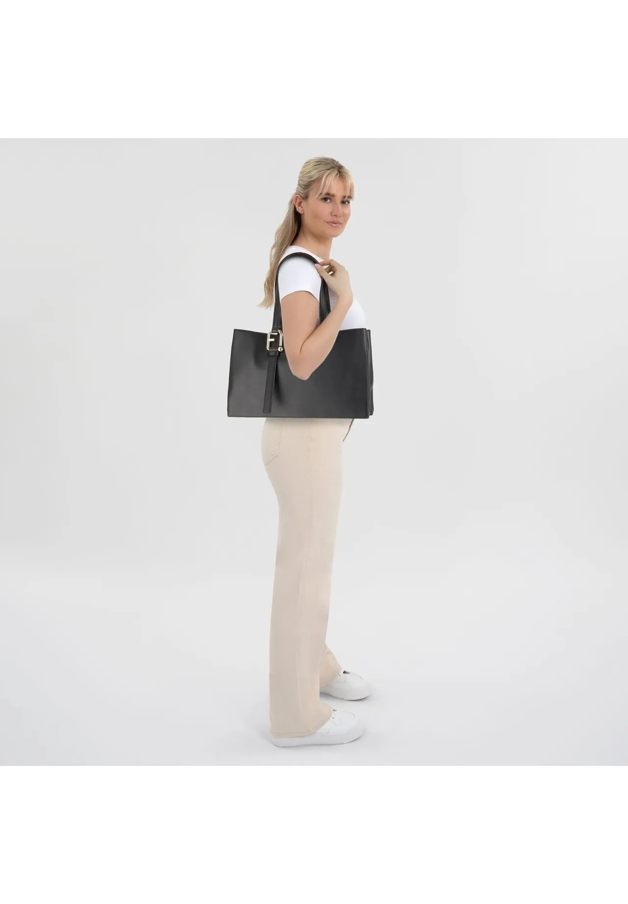 Nuvola Schultertasche aus Leder
