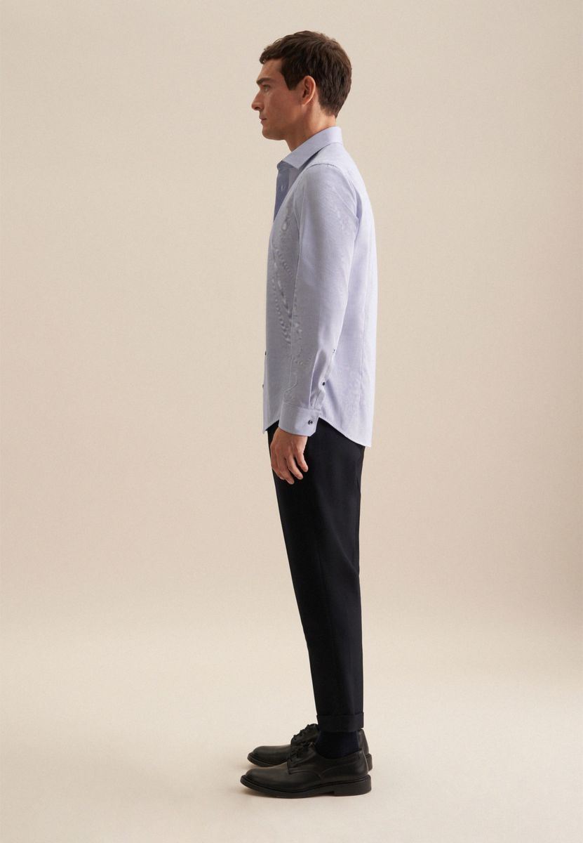Fein gestreiftes Slim-Fit Hemd