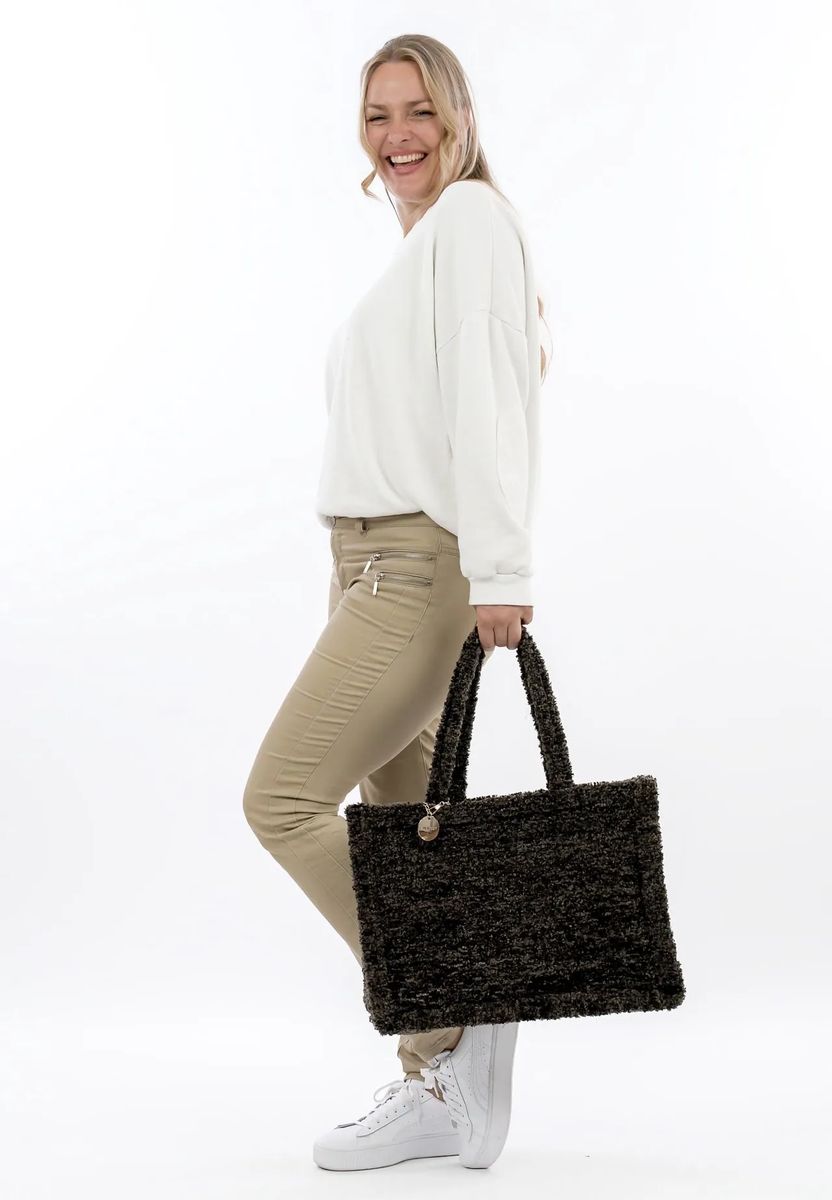 Gemütlicher Shopper mit Kunstfell-Struktur