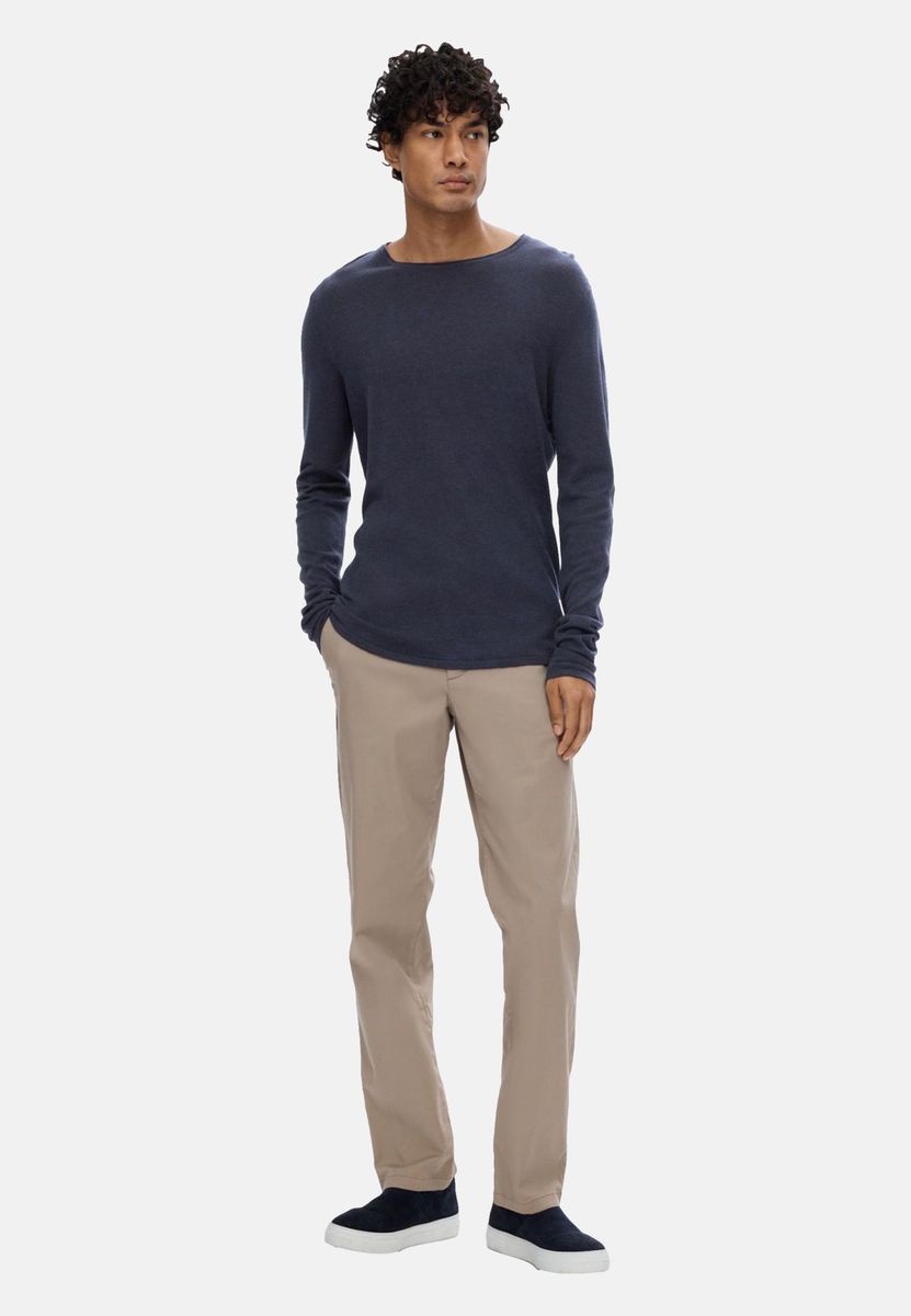 Klassischer marineblauer Rundhals-Strickpullover