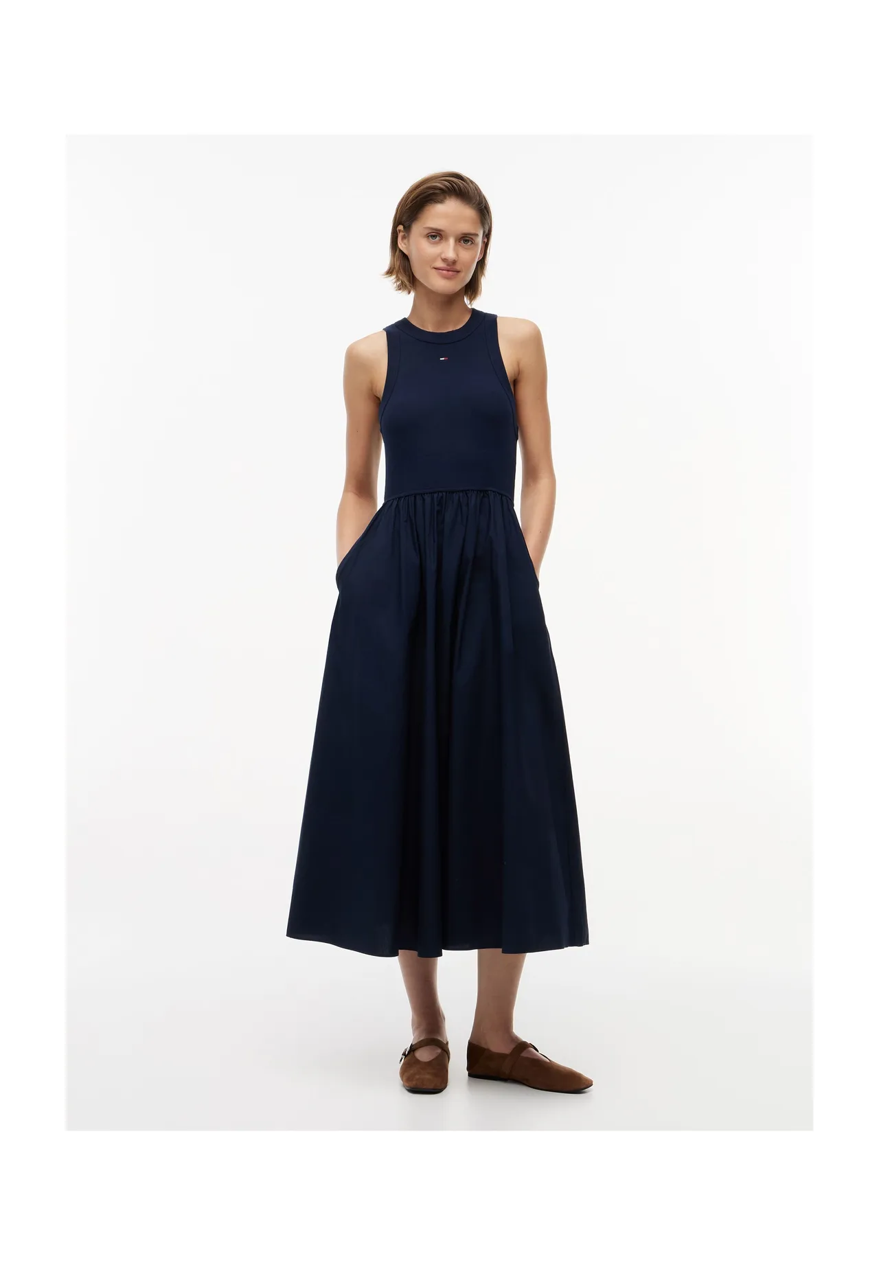 Ärmelloses Midi-Kleid im Materialmix