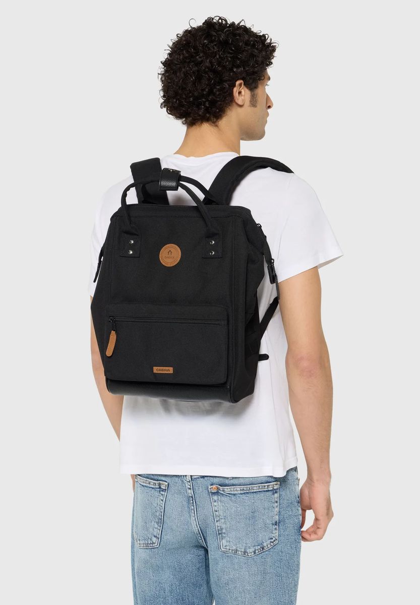 Robuster Daypack mit vielen Fächern