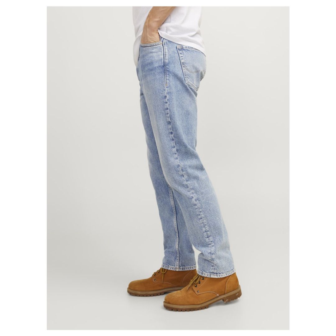 Klassische Straight-Leg-Jeans in Hellblau