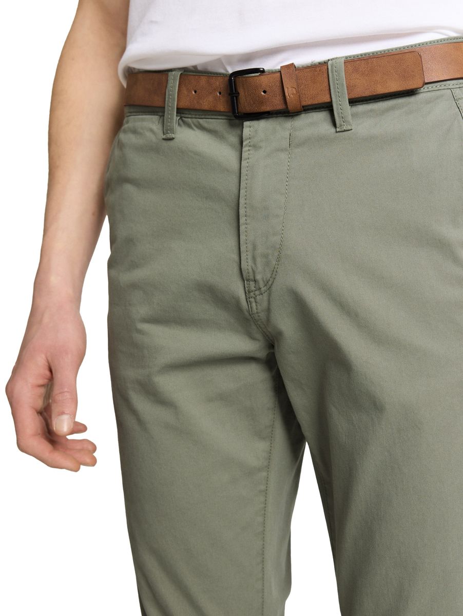 Slim Fit Chino mit Gürtel