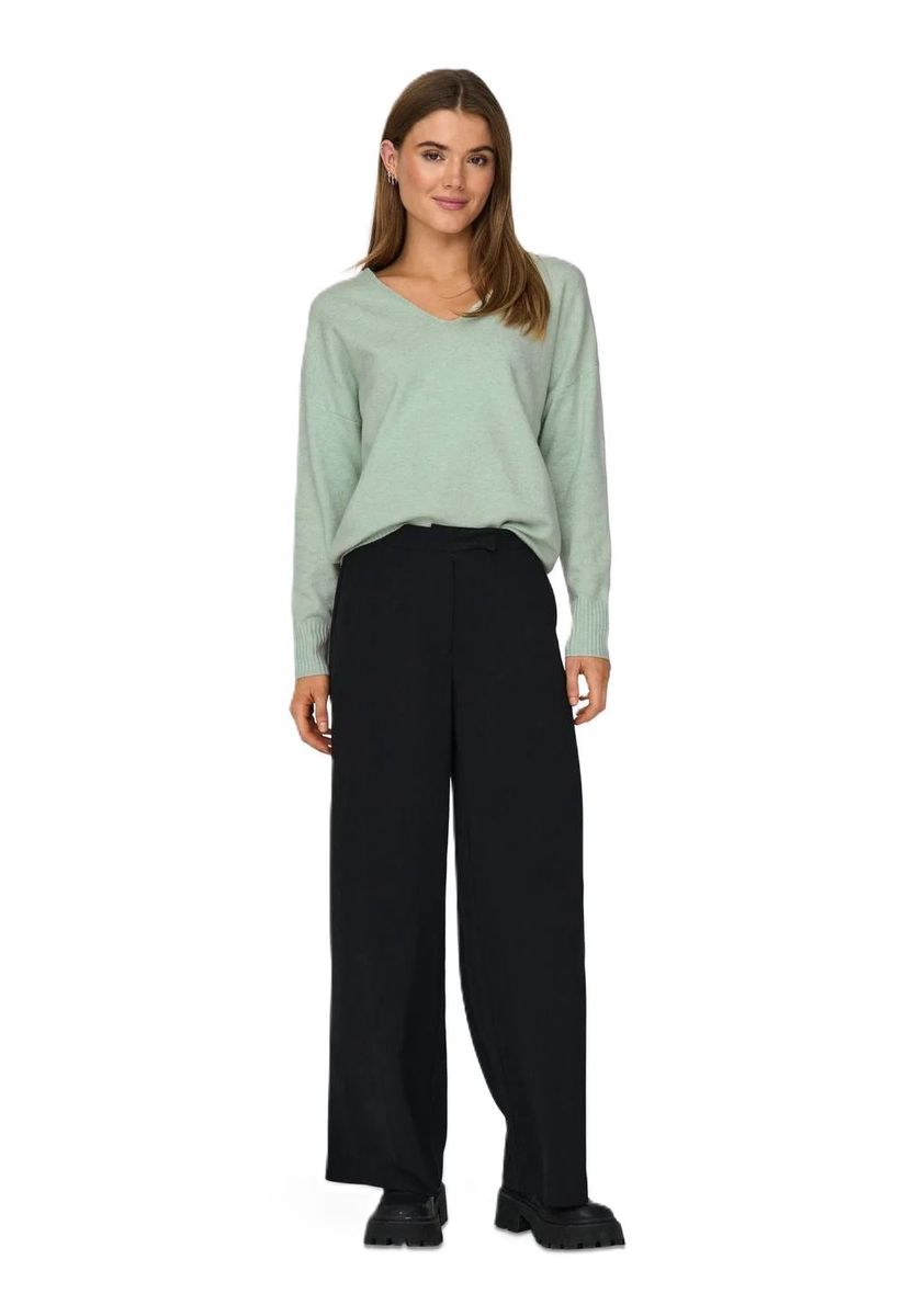 Lockerer Strickpullover mit V-Ausschnitt