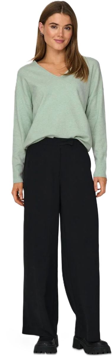 Lockerer Strickpullover mit V-Ausschnitt